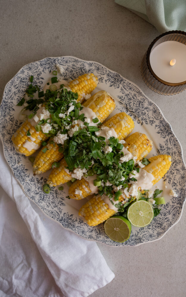 Maïs grillé avec sauce crémeuse