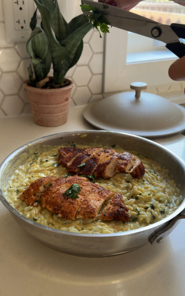 Poulet à l’orzo crémeux